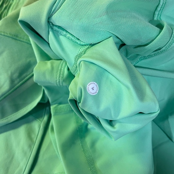 Lululemon Hotty Hot High Rise Skirt in Scream Green, size 4. - Picture 7 of 7